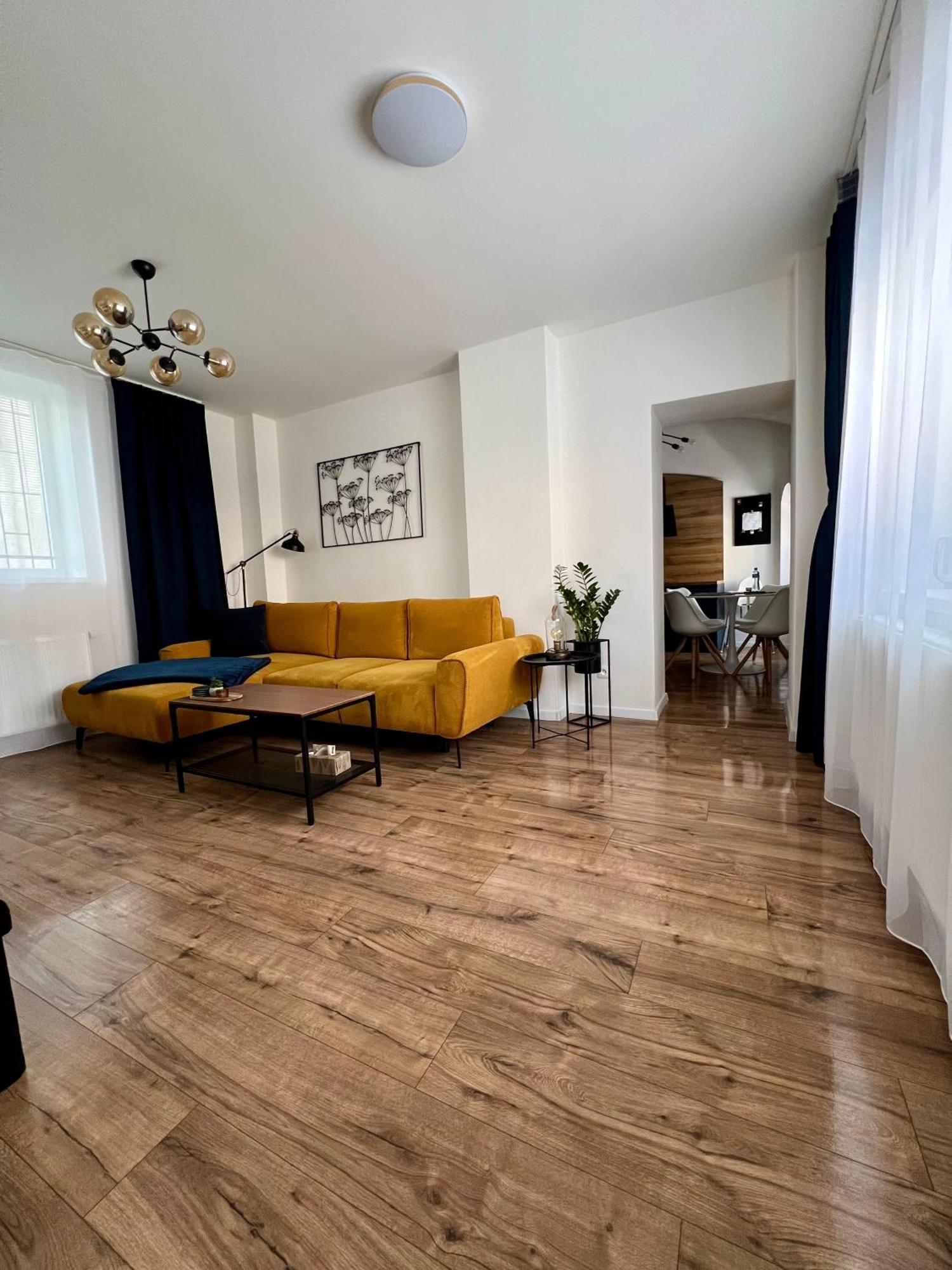 Apartment R&L Lazovna Apt 1 - Old Town And Parking Bańska Bystrzyca Zewnętrze zdjęcie
